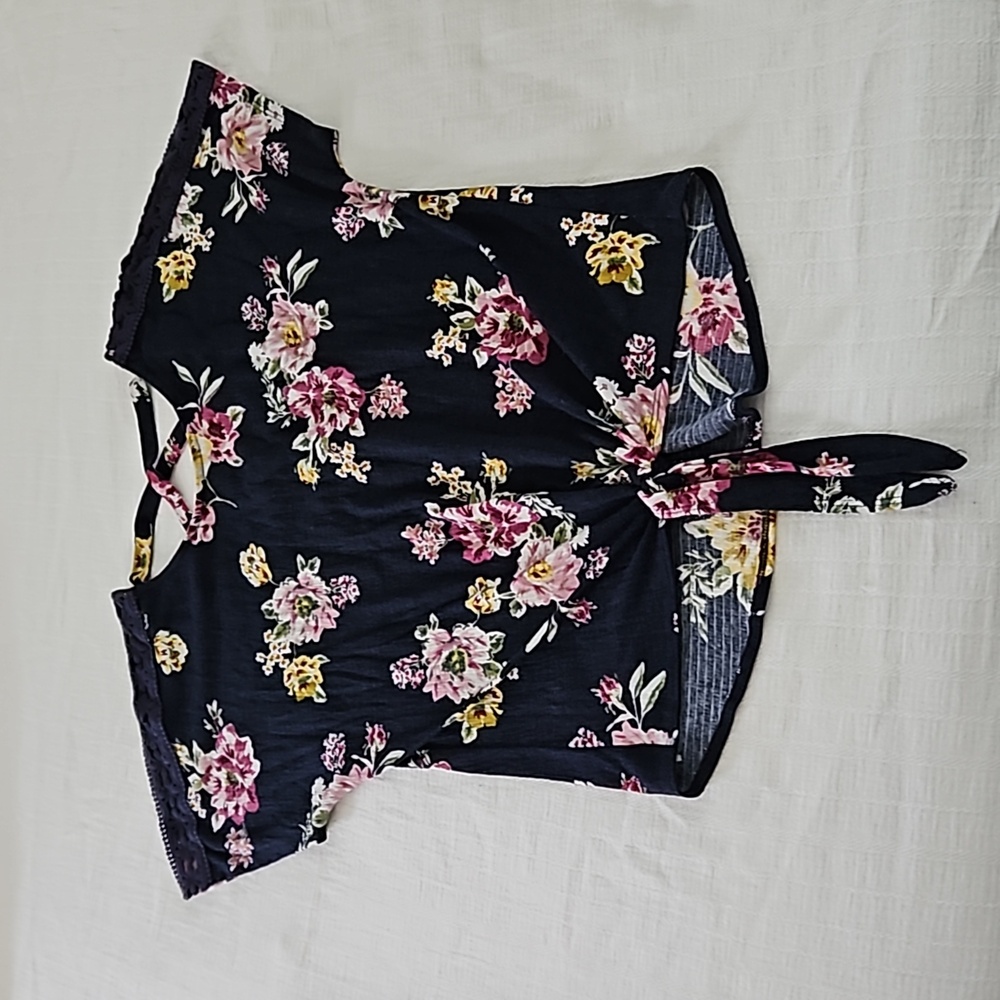 Floral short sleeve top